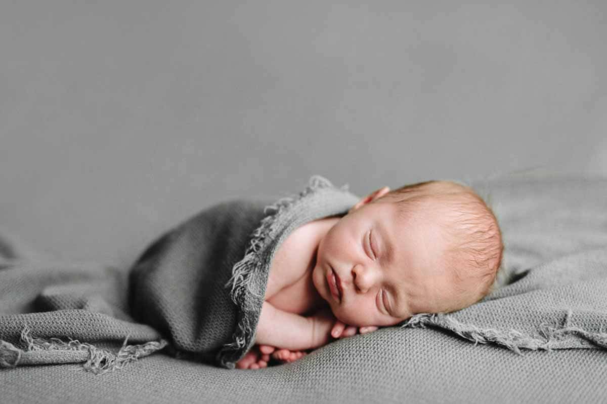 Newborn fotografering / nyfødtfotografering i eget hjem